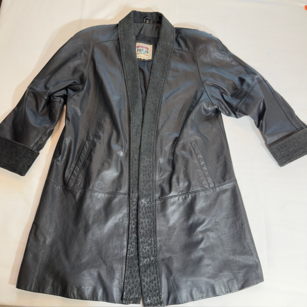 Adler Collection‎ Women's 36" Leather Coat Medium W/Leopard Type Design On Edges